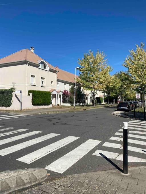 A Deux Pas De La Magie - Ideal Disneyland & Paris Bussy-Saint-Georges Exterior photo